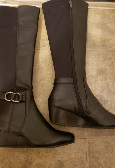 Boots - Picture 1 of 3